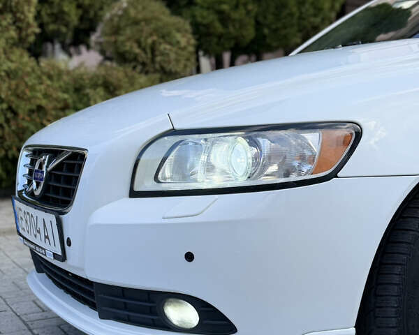 Белый Вольво С40, объемом двигателя 2 л и пробегом 240 тыс. км за 7350 $, фото 7 на Automoto.ua