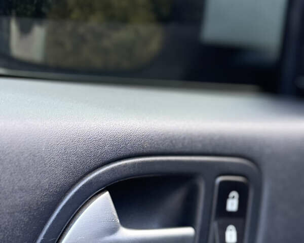 Белый Вольво С40, объемом двигателя 2 л и пробегом 240 тыс. км за 7350 $, фото 25 на Automoto.ua