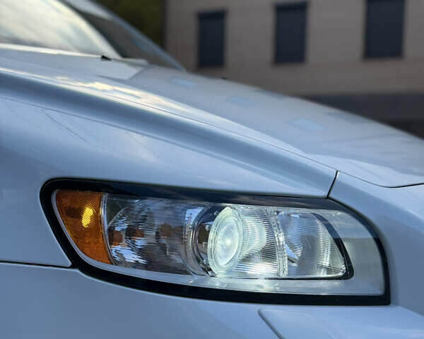 Белый Вольво С40, объемом двигателя 2 л и пробегом 240 тыс. км за 7350 $, фото 14 на Automoto.ua