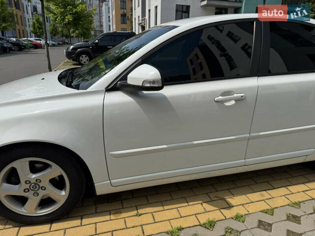 Белый Вольво С40, объемом двигателя 2 л и пробегом 110 тыс. км за 9500 $, фото 31 на Automoto.ua