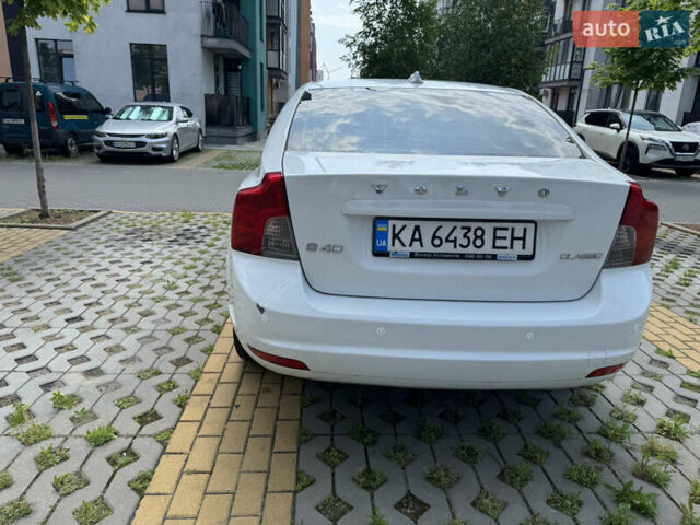 Белый Вольво С40, объемом двигателя 2 л и пробегом 110 тыс. км за 9500 $, фото 8 на Automoto.ua