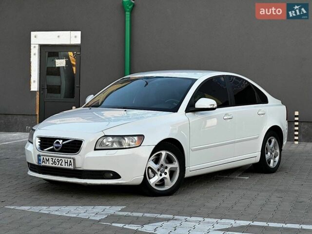 Білий Вольво S40, об'ємом двигуна 2 л та пробігом 278 тис. км за 6499 $, фото 5 на Automoto.ua