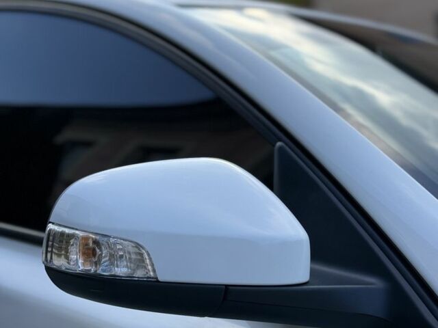 Белый Вольво С40, объемом двигателя 2 л и пробегом 240 тыс. км за 7350 $, фото 13 на Automoto.ua