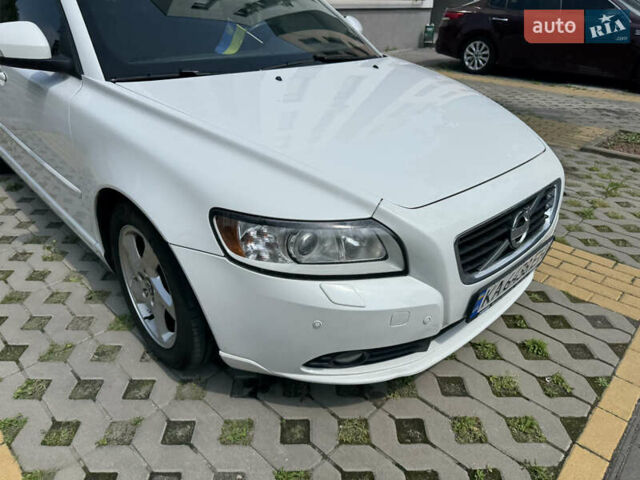 Белый Вольво С40, объемом двигателя 2 л и пробегом 110 тыс. км за 9500 $, фото 22 на Automoto.ua
