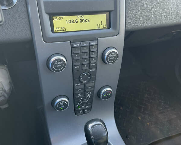 Белый Вольво С40, объемом двигателя 2 л и пробегом 160 тыс. км за 7400 $, фото 7 на Automoto.ua