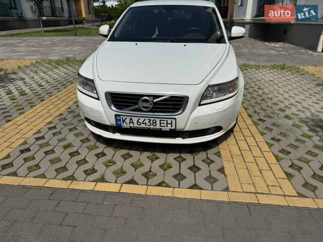 Белый Вольво С40, объемом двигателя 2 л и пробегом 110 тыс. км за 9500 $, фото 25 на Automoto.ua