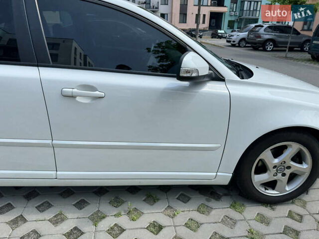 Белый Вольво С40, объемом двигателя 2 л и пробегом 110 тыс. км за 9500 $, фото 18 на Automoto.ua