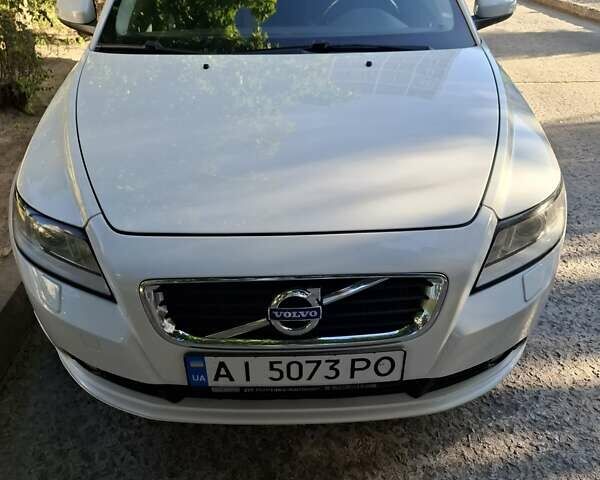 Белый Вольво С40, объемом двигателя 2 л и пробегом 248 тыс. км за 7400 $, фото 6 на Automoto.ua