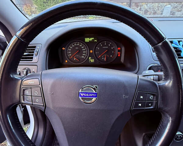 Вольво С40 2012 в Киеве на Automoto.ua Белый Вольво С40, объемом двигателя 2 л и пробегом 176 тыс. км за 7400 $, фото 29 на Automoto.ua