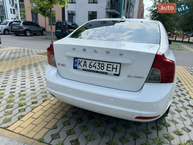 Белый Вольво С40, объемом двигателя 2 л и пробегом 110 тыс. км за 9500 $, фото 10 на Automoto.ua