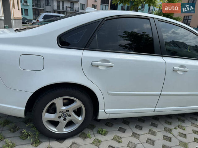 Белый Вольво С40, объемом двигателя 2 л и пробегом 110 тыс. км за 9500 $, фото 15 на Automoto.ua