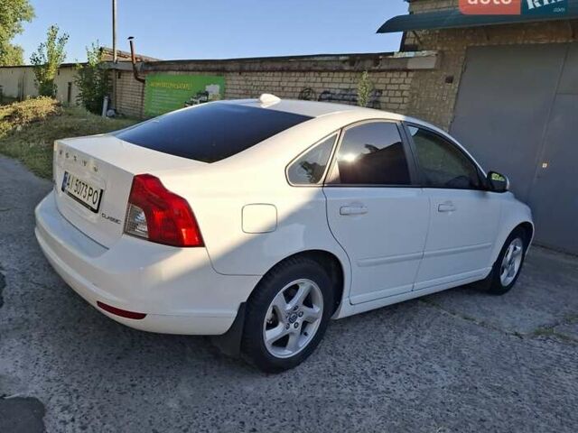 Белый Вольво С40, объемом двигателя 2 л и пробегом 248 тыс. км за 7400 $, фото 4 на Automoto.ua