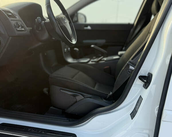 Білий Вольво S40, об'ємом двигуна 2 л та пробігом 180 тис. км за 7400 $, фото 10 на Automoto.ua