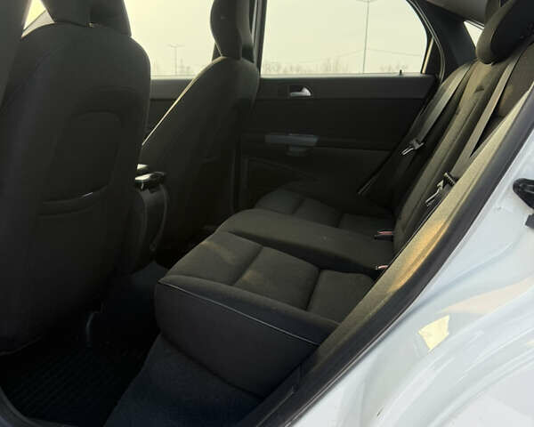 Білий Вольво S40, об'ємом двигуна 2 л та пробігом 180 тис. км за 7400 $, фото 14 на Automoto.ua