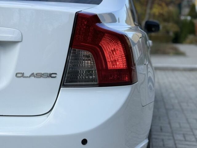 Белый Вольво С40, объемом двигателя 2 л и пробегом 240 тыс. км за 7350 $, фото 10 на Automoto.ua