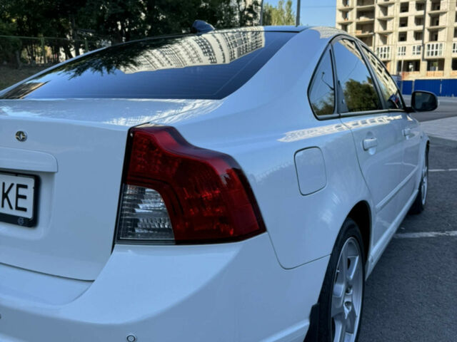 Білий Вольво S40, об'ємом двигуна 2 л та пробігом 185 тис. км за 8550 $, фото 6 на Automoto.ua