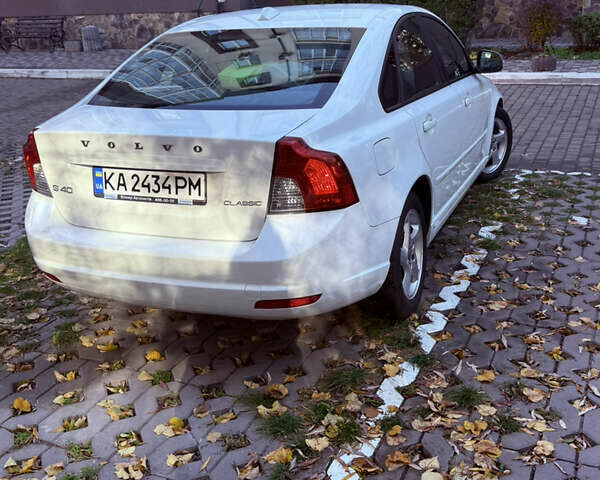 Вольво С40 2012 в Киеве на Automoto.ua Белый Вольво С40, объемом двигателя 2 л и пробегом 176 тыс. км за 7400 $, фото 18 на Automoto.ua