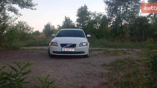 Білий Вольво S40, об'ємом двигуна 2 л та пробігом 250 тис. км за 7600 $, фото 2 на Automoto.ua