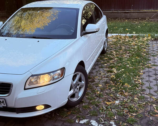 Вольво С40 2012 в Киеве на Automoto.ua Белый Вольво С40, объемом двигателя 2 л и пробегом 176 тыс. км за 7400 $, фото 6 на Automoto.ua