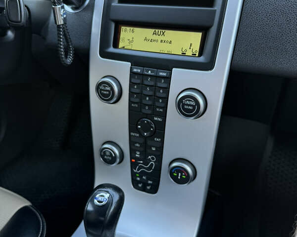 Белый Вольво С40, объемом двигателя 2 л и пробегом 180 тыс. км за 9200 $, фото 32 на Automoto.ua