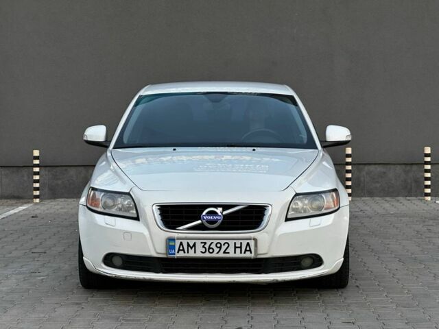 Білий Вольво S40, об'ємом двигуна 2 л та пробігом 265 тис. км за 6524 $, фото 2 на Automoto.ua