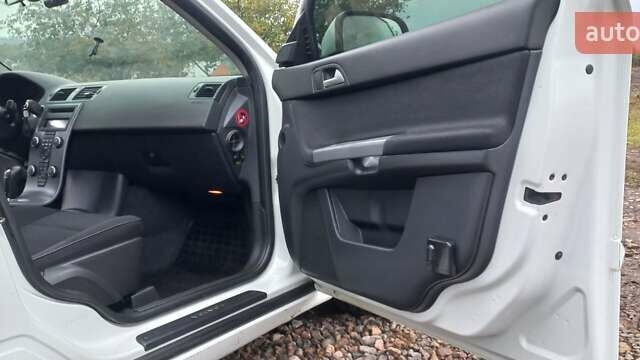 Білий Вольво S40, об'ємом двигуна 2 л та пробігом 250 тис. км за 7600 $, фото 10 на Automoto.ua
