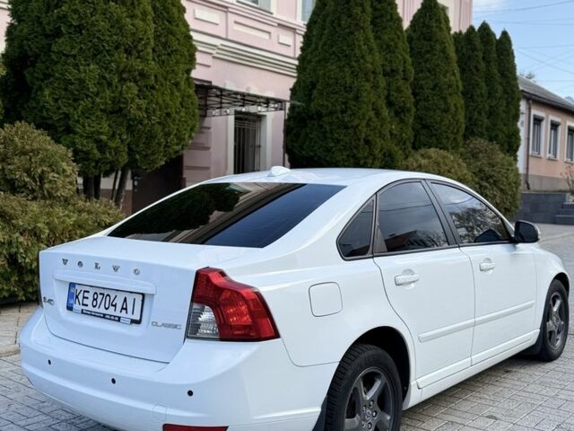 Белый Вольво С40, объемом двигателя 2 л и пробегом 240 тыс. км за 7350 $, фото 6 на Automoto.ua