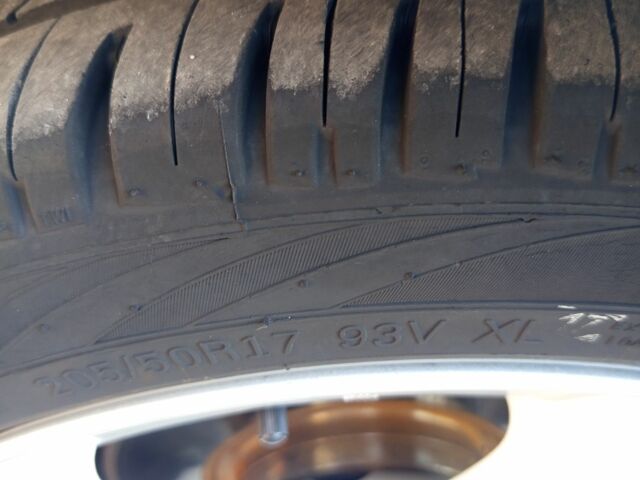 Бежевый Вольво С40, объемом двигателя 2.4 л и пробегом 230 тыс. км за 4000 $, фото 8 на Automoto.ua