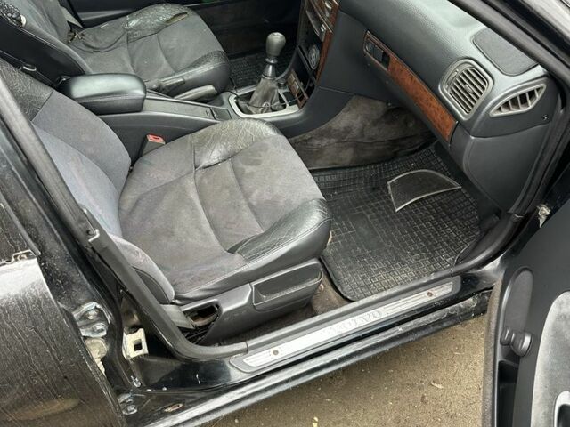 Чорний Вольво S40, об'ємом двигуна 1.9 л та пробігом 446 тис. км за 1000 $, фото 3 на Automoto.ua