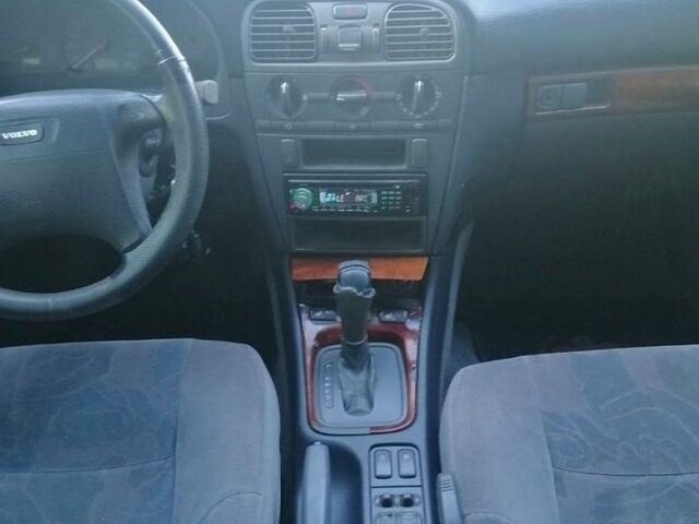 Чорний Вольво S40, об'ємом двигуна 2 л та пробігом 340 тис. км за 1750 $, фото 7 на Automoto.ua