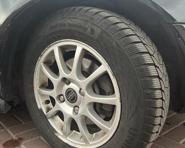 Чорний Вольво S40, об'ємом двигуна 2 л та пробігом 250 тис. км за 3999 $, фото 2 на Automoto.ua