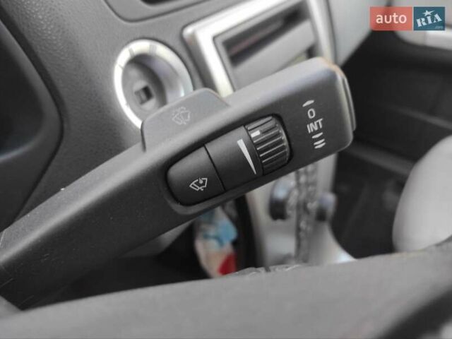 Чорний Вольво S40, об'ємом двигуна 2.5 л та пробігом 290 тис. км за 7000 $, фото 14 на Automoto.ua