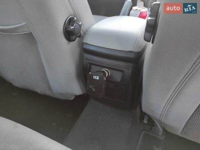 Чорний Вольво S40, об'ємом двигуна 2.5 л та пробігом 290 тис. км за 7000 $, фото 21 на Automoto.ua