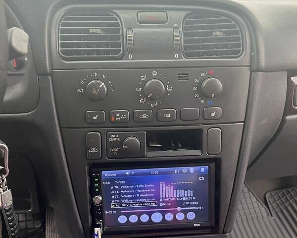 Чорний Вольво S40, об'ємом двигуна 2 л та пробігом 250 тис. км за 3999 $, фото 7 на Automoto.ua
