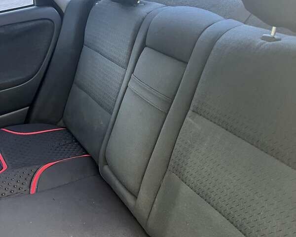 Чорний Вольво S40, об'ємом двигуна 2 л та пробігом 250 тис. км за 3999 $, фото 10 на Automoto.ua