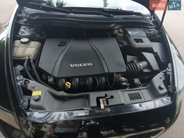 Черный Вольво С40, объемом двигателя 1.8 л и пробегом 173 тыс. км за 6400 $, фото 7 на Automoto.ua