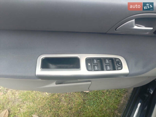 Вольво С40 2005 в Киеве на Automoto.ua Черный Вольво С40, объемом двигателя 1.6 л и пробегом 260 тыс. км за 5500 $, фото 10 на Automoto.ua