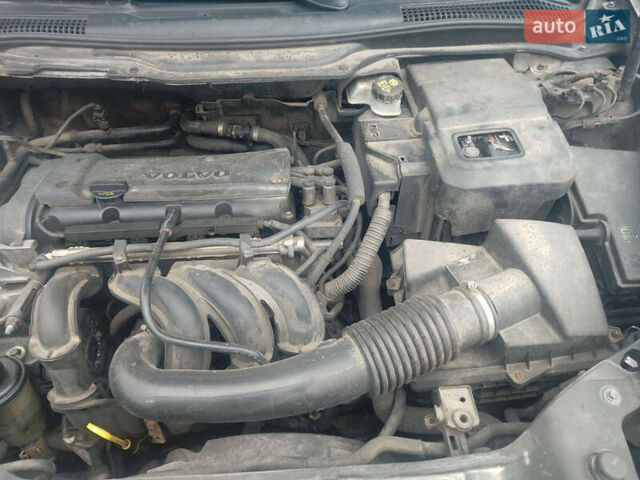 Вольво С40 2005 в Киеве на Automoto.ua Черный Вольво С40, объемом двигателя 1.6 л и пробегом 260 тыс. км за 5500 $, фото 15 на Automoto.ua