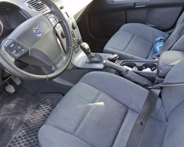 Чорний Вольво S40, об'ємом двигуна 2 л та пробігом 380 тис. км за 5000 $, фото 5 на Automoto.ua