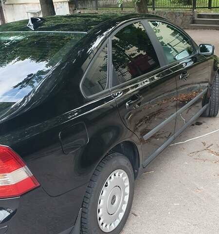 Черный Вольво С40, объемом двигателя 1.8 л и пробегом 173 тыс. км за 6400 $, фото 3 на Automoto.ua