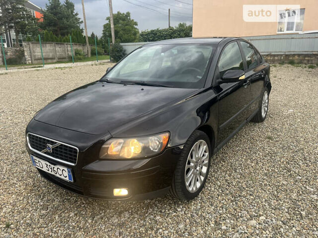 Чорний Вольво S40, об'ємом двигуна 1.8 л та пробігом 260 тис. км за 5250 $, фото 1 на Automoto.ua