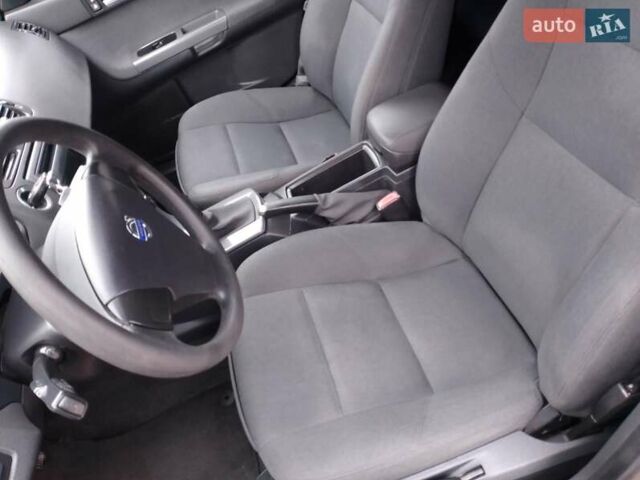 Чорний Вольво S40, об'ємом двигуна 1.6 л та пробігом 250 тис. км за 5900 $, фото 24 на Automoto.ua