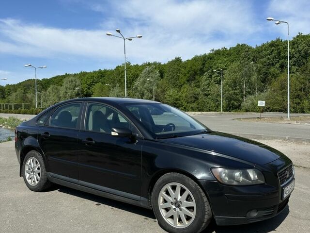 Вольво С40 2006 в Днепре (Днепропетровске) на Automoto.ua Черный Вольво С40, объемом двигателя 2 л и пробегом 200 тыс. км за 6100 $, фото 12 на Automoto.ua