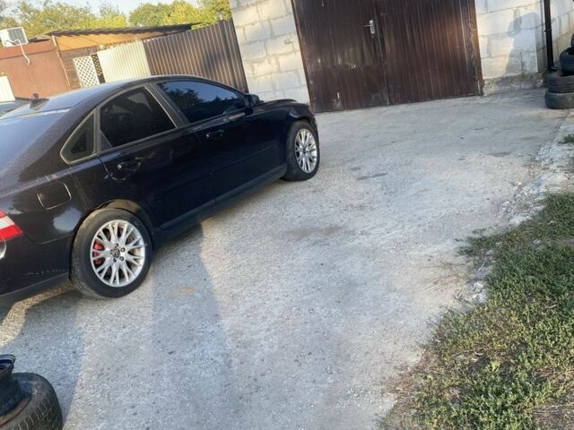 Чорний Вольво S40, об'ємом двигуна 2 л та пробігом 420 тис. км за 3000 $, фото 2 на Automoto.ua
