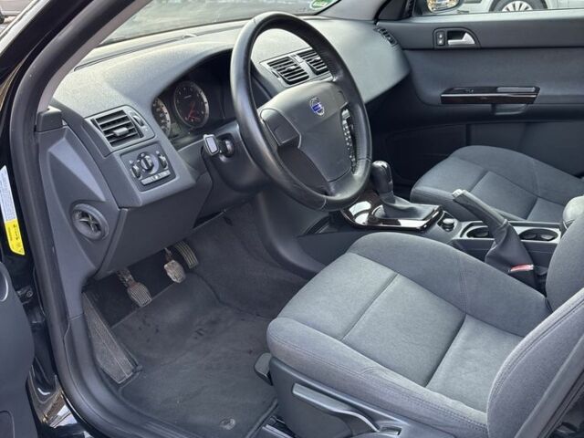 Чорний Вольво S40, об'ємом двигуна 1.6 л та пробігом 223 тис. км за 6100 $, фото 7 на Automoto.ua