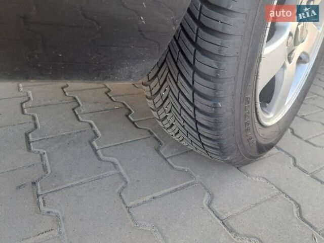 Черный Вольво С40, объемом двигателя 1.8 л и пробегом 275 тыс. км за 5900 $, фото 10 на Automoto.ua