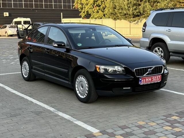 Чорний Вольво S40, об'ємом двигуна 1.6 л та пробігом 223 тис. км за 6100 $, фото 2 на Automoto.ua