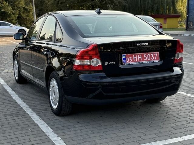 Чорний Вольво S40, об'ємом двигуна 1.6 л та пробігом 223 тис. км за 6100 $, фото 4 на Automoto.ua