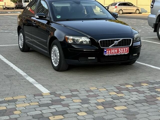 Чорний Вольво S40, об'ємом двигуна 1.6 л та пробігом 223 тис. км за 6100 $, фото 1 на Automoto.ua