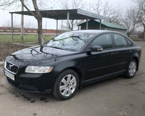 Черный Вольво С40, объемом двигателя 1.6 л и пробегом 270 тыс. км за 6800 $, фото 5 на Automoto.ua
